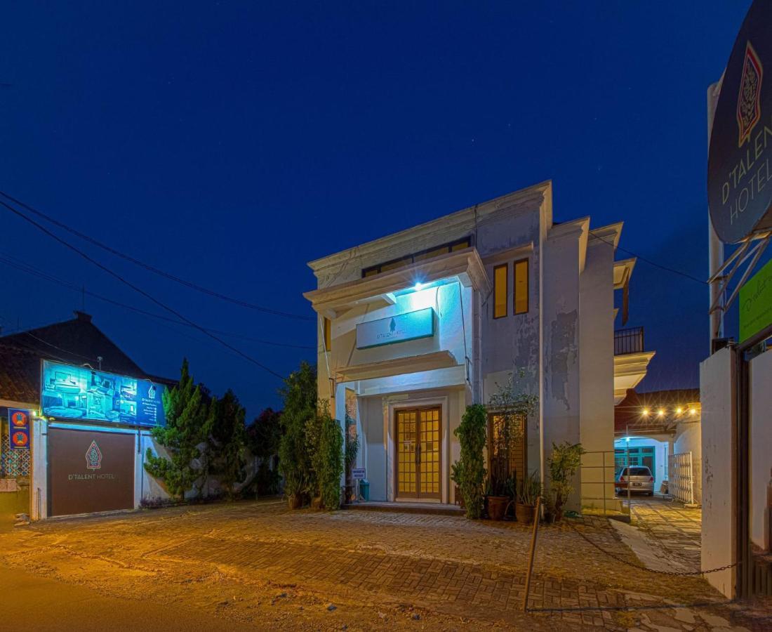 D'Talent Hotel Yogyakarta Exterior photo