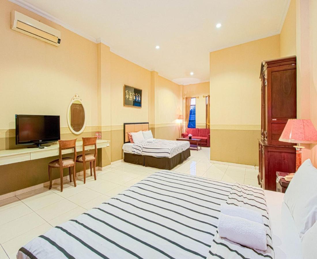 D'Talent Hotel Yogyakarta Exterior photo