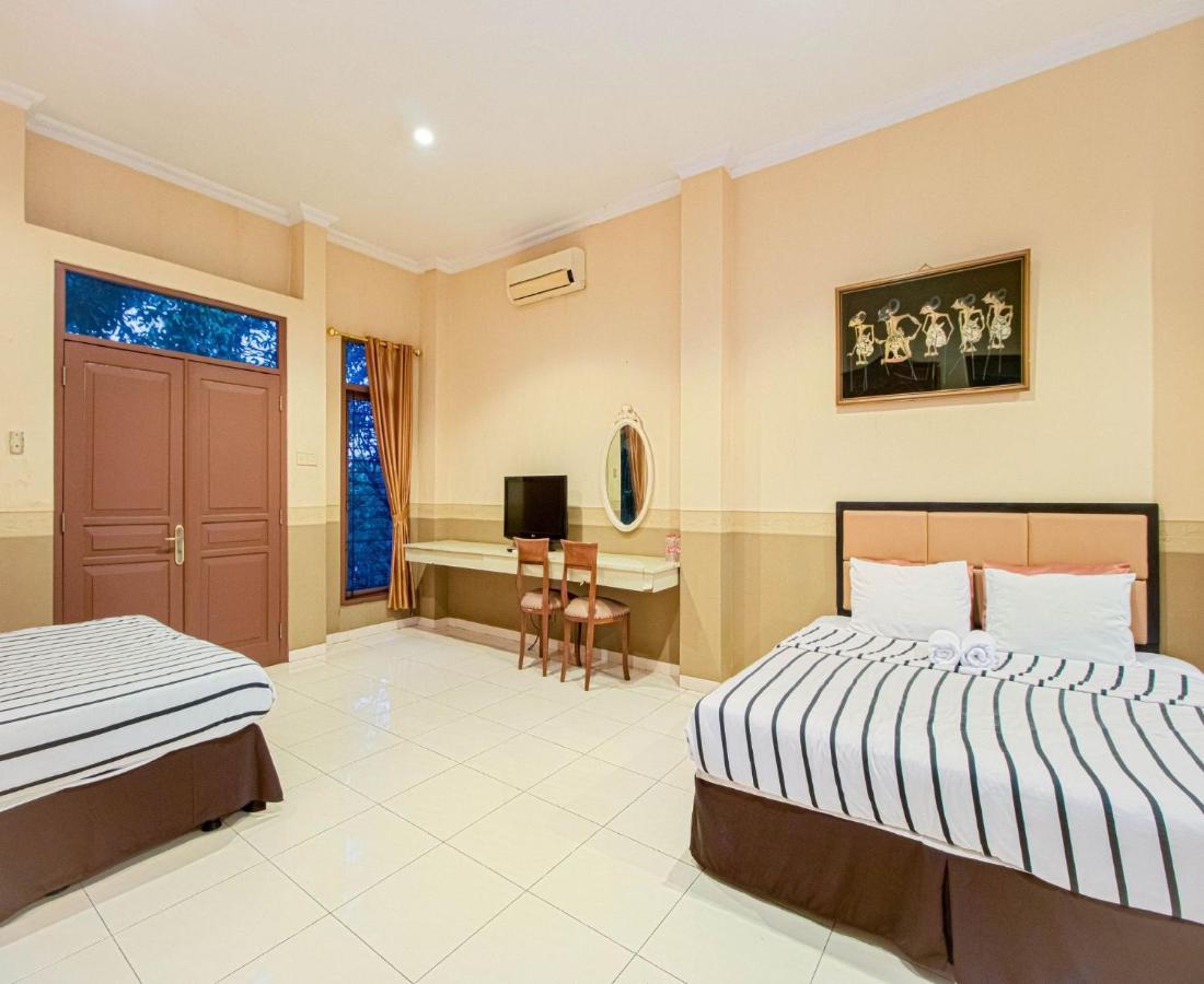 D'Talent Hotel Yogyakarta Exterior photo